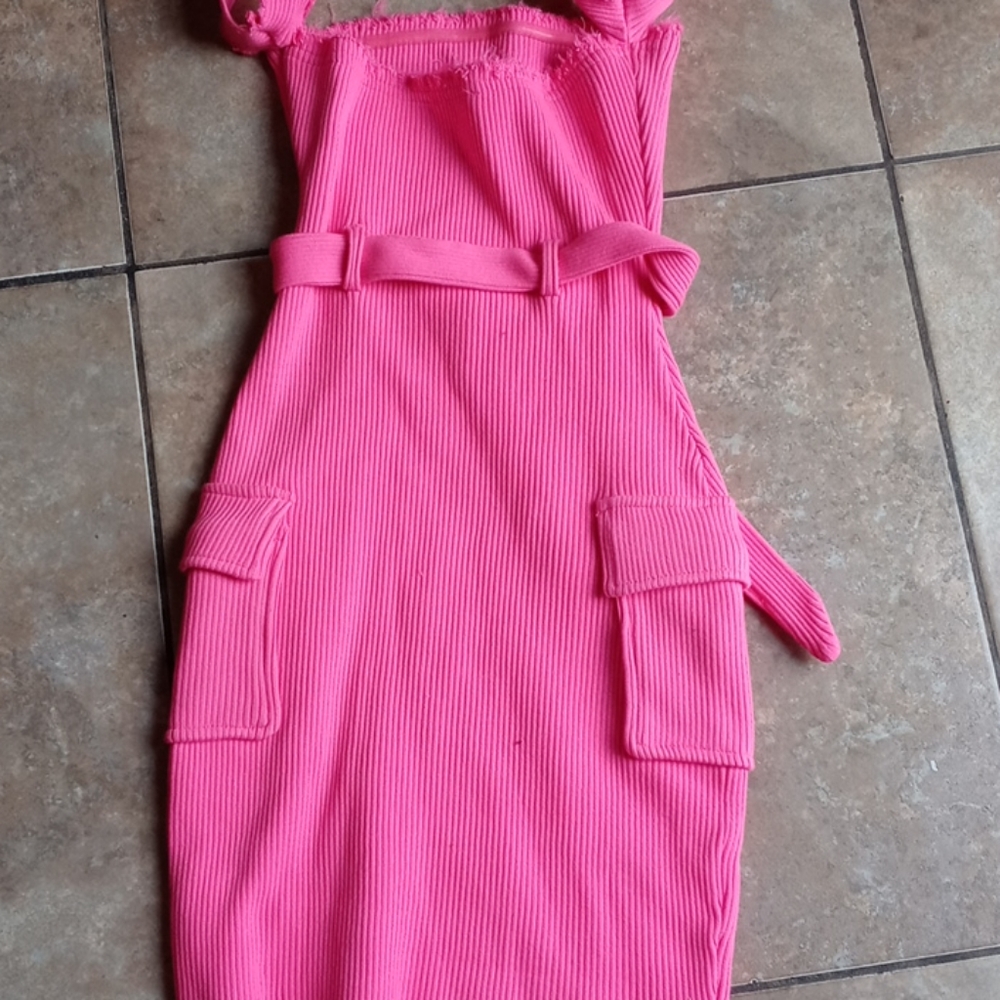 Dress - Picture 4 of 4